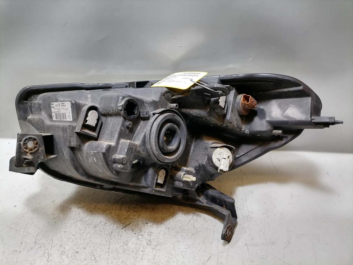 Dacia Lodgy original Scheinwerfer vorn rechts Halogen leicht vergilbt Bj.2013